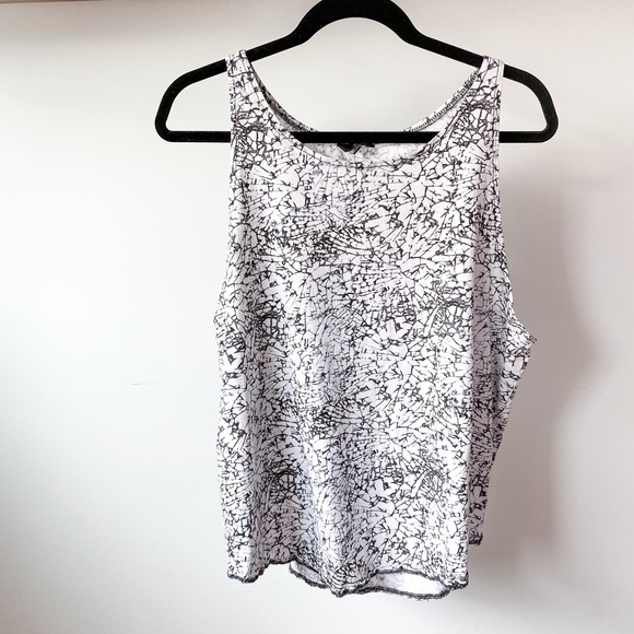 Black and white Hurley tank top size XL - Picture 2 of 4